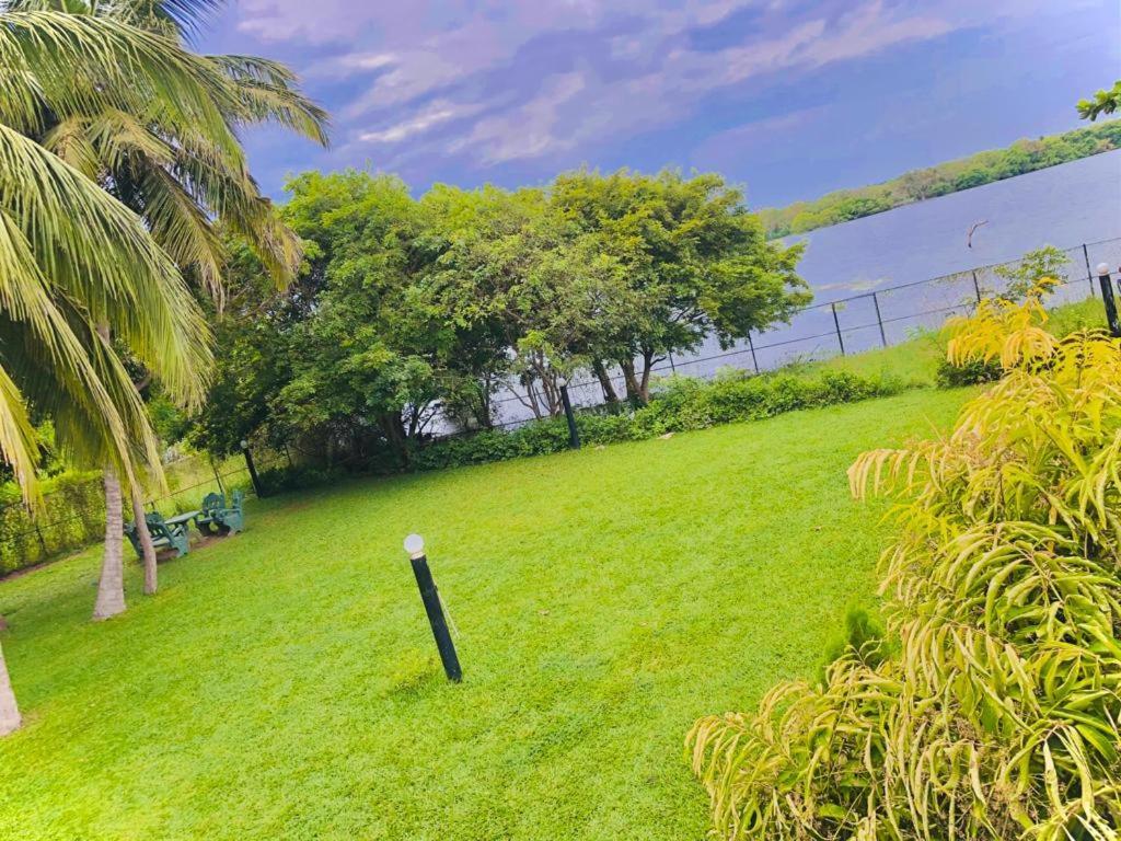 Serenity Lake Resort Yala Tissamaharama Eksteriør billede