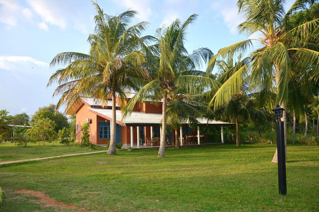 Serenity Lake Resort Yala Tissamaharama Eksteriør billede
