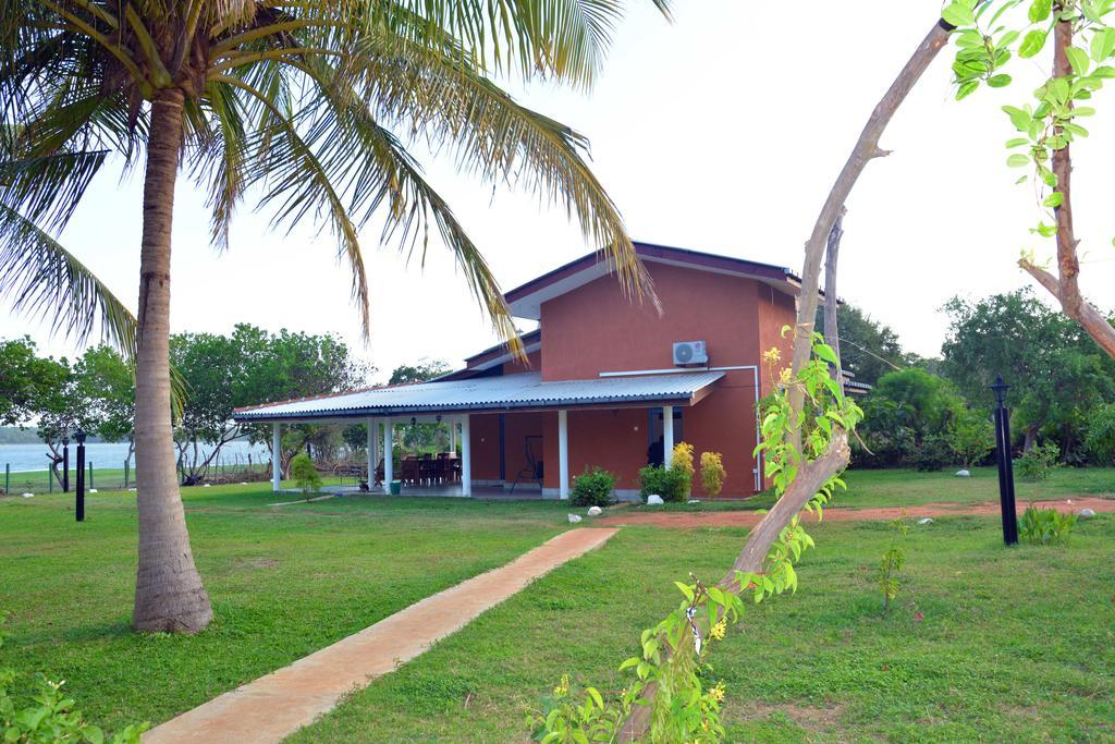 Serenity Lake Resort Yala Tissamaharama Eksteriør billede