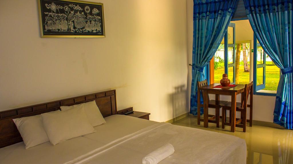 Serenity Lake Resort Yala Tissamaharama Eksteriør billede